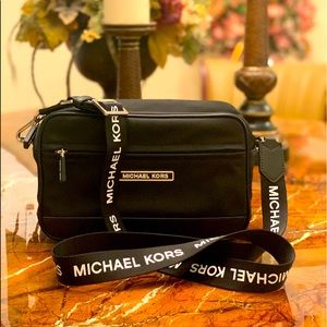 Michael Kors , Black Crossbody , 10 x 6 x 4 1/2